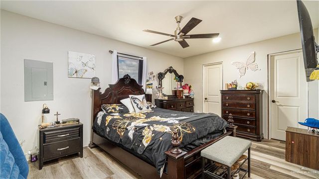 211 Felicidad Avenue, Donna, TX 78537