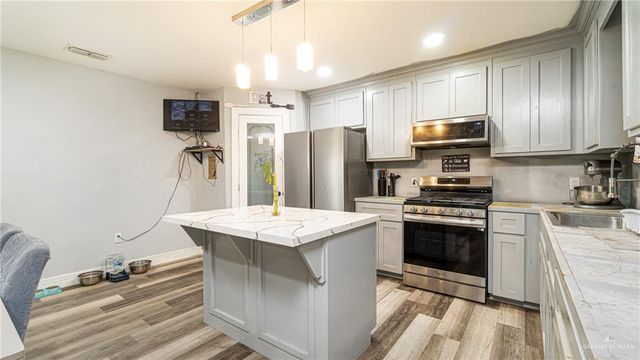 211 Felicidad Avenue, Donna, TX 78537