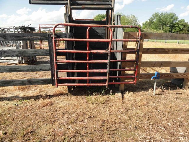 18 Hwy 124, Damascus, AR 72039