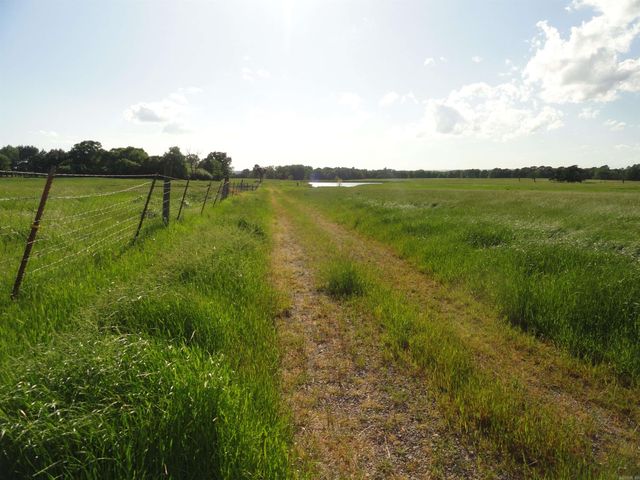 18 Hwy 124, Damascus, AR 72039