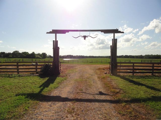 18 Hwy 124, Damascus, AR 72039