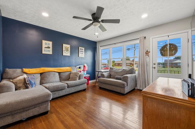 334 Pleasant Hill Drive, Harrodsburg, KY 40330