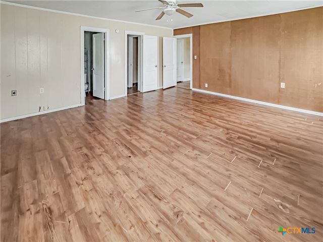 1805 E North Street, Victoria, TX 77901
