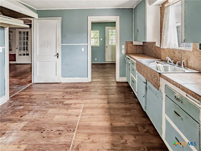 1805 E North Street, Victoria, TX 77901