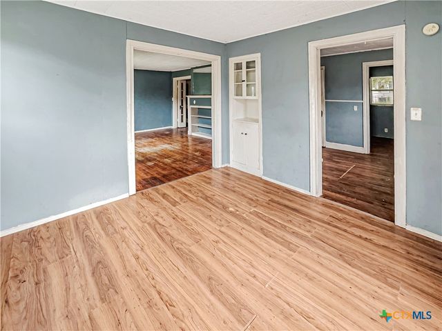 1805 E North Street, Victoria, TX 77901