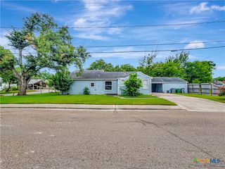 1805 E North Street, Victoria, TX 77901