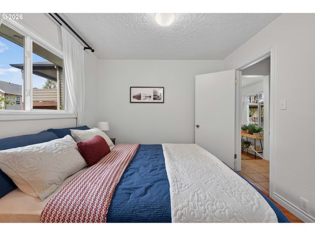 8015 N MISSISSIPPI Ave, Portland, OR 97217