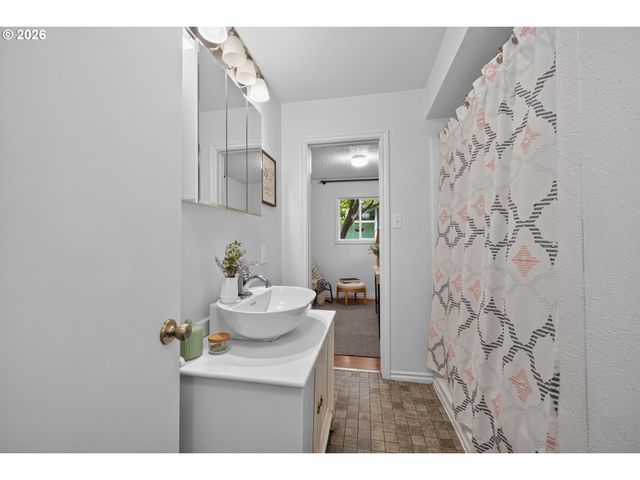 8015 N MISSISSIPPI Ave, Portland, OR 97217