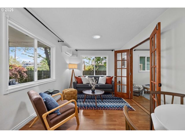 8015 N MISSISSIPPI Ave, Portland, OR 97217