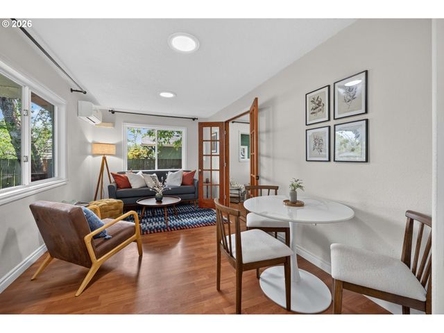 8015 N MISSISSIPPI Ave, Portland, OR 97217