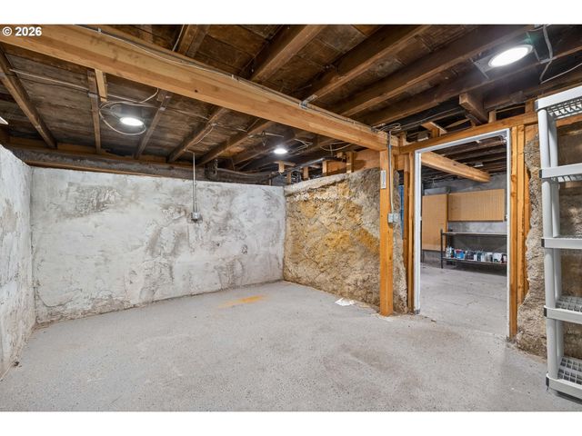 8015 N MISSISSIPPI Ave, Portland, OR 97217