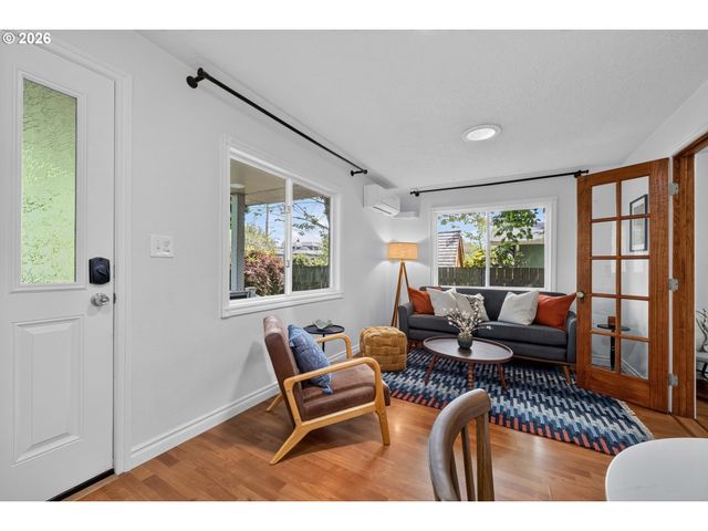 8015 N MISSISSIPPI Ave, Portland, OR 97217