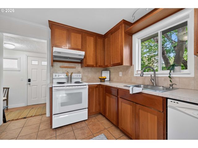 8015 N MISSISSIPPI Ave, Portland, OR 97217