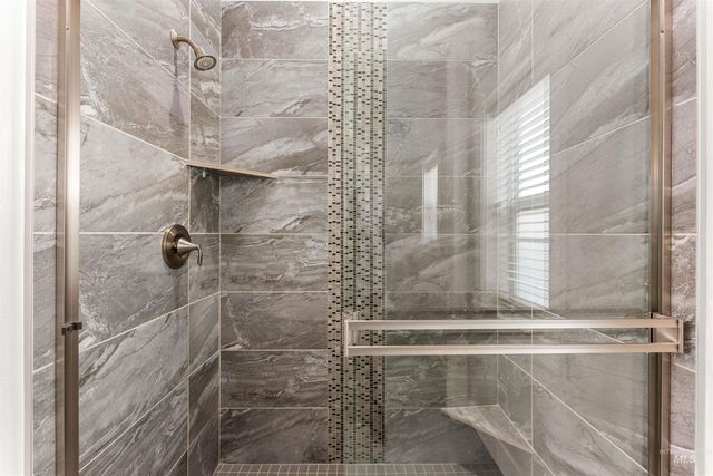 1037 E Radiant Ridge Dr., Meridian, ID 83642