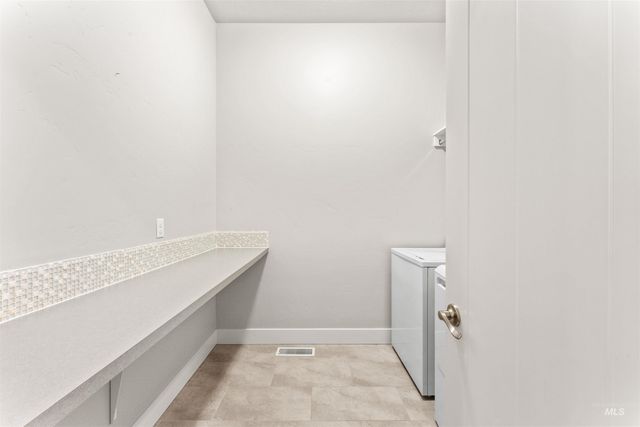 1037 E Radiant Ridge Dr., Meridian, ID 83642