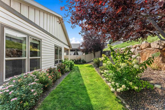 1037 E Radiant Ridge Dr., Meridian, ID 83642