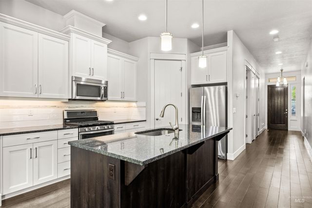 1037 E Radiant Ridge Dr., Meridian, ID 83642