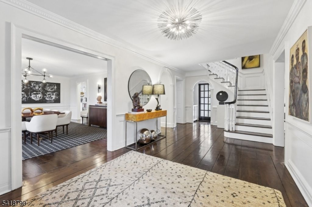 Image 2 of property listing at 29 Gordon Rd, Essex Fells Twp., NJ 07021