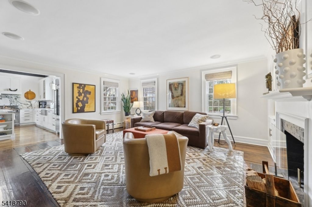 Image 12 of property listing at 29 Gordon Rd, Essex Fells Twp., NJ 07021