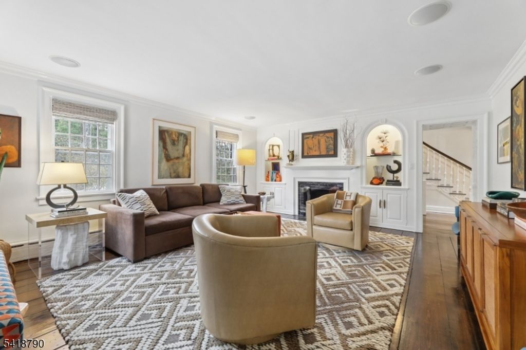 Image 13 of property listing at 29 Gordon Rd, Essex Fells Twp., NJ 07021