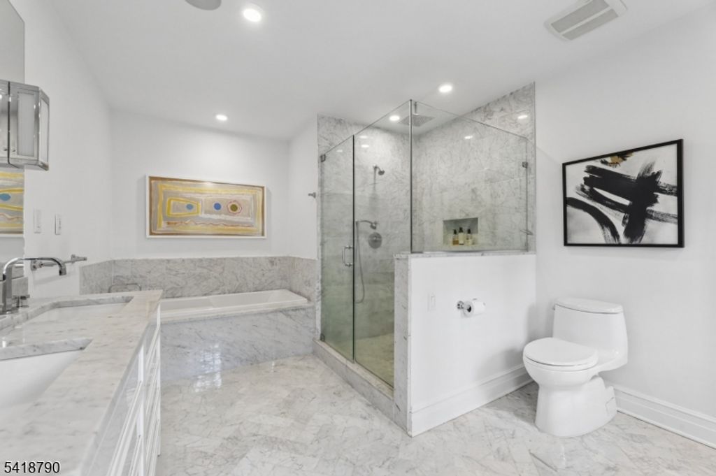 Image 19 of property listing at 29 Gordon Rd, Essex Fells Twp., NJ 07021