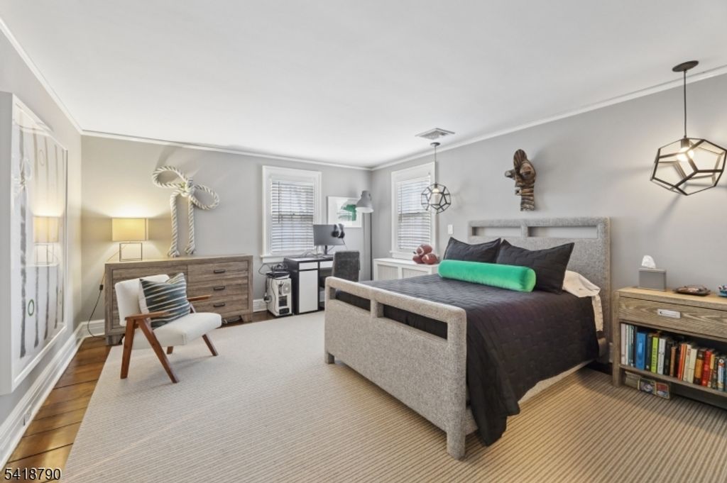 Image 21 of property listing at 29 Gordon Rd, Essex Fells Twp., NJ 07021