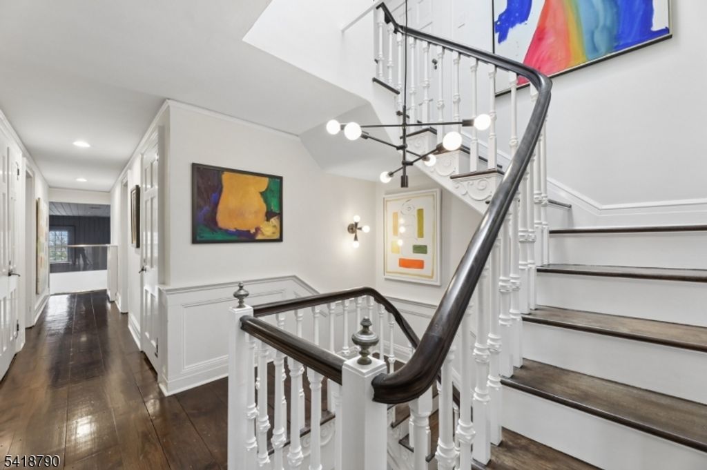 Image 23 of property listing at 29 Gordon Rd, Essex Fells Twp., NJ 07021