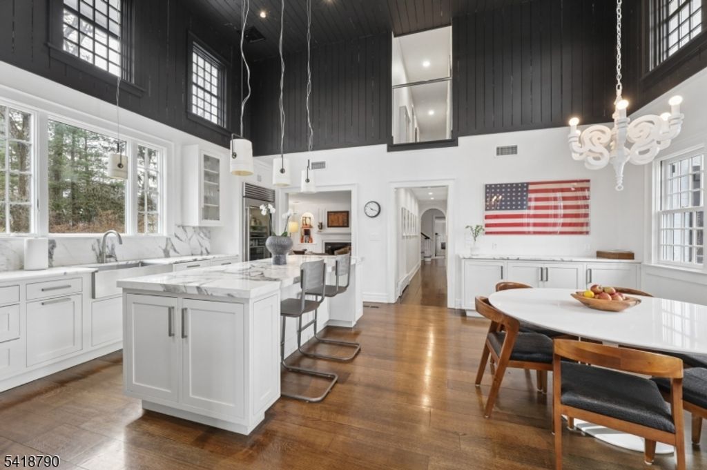 Image 7 of property listing at 29 Gordon Rd, Essex Fells Twp., NJ 07021