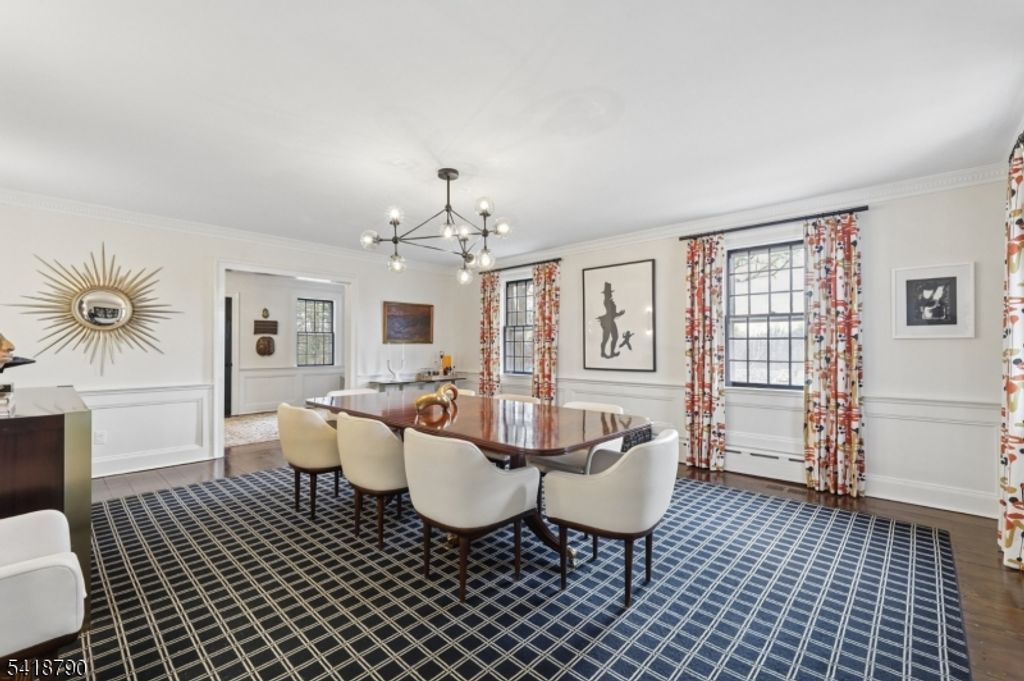 Image 9 of property listing at 29 Gordon Rd, Essex Fells Twp., NJ 07021