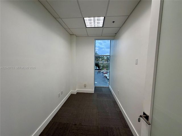 7500 NW 25th St 205, Miami, FL 33122