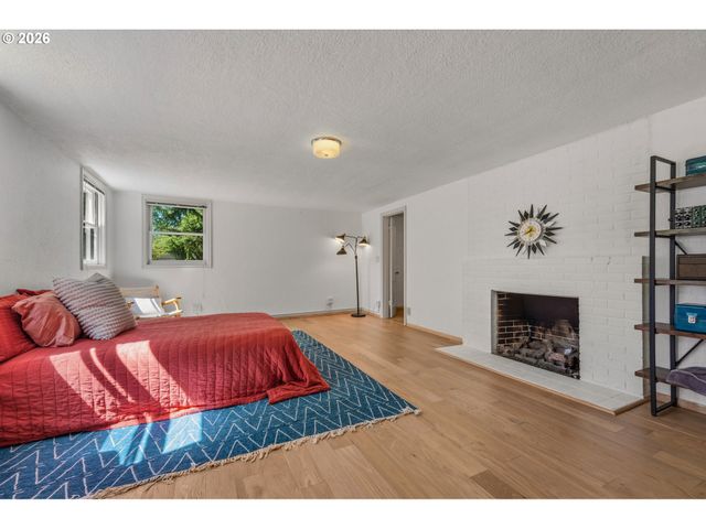5615 Sw JEFFERSON St, Portland, OR 97221