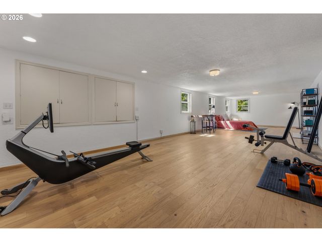 5615 Sw JEFFERSON St, Portland, OR 97221