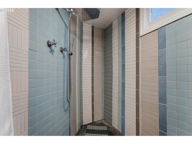5615 Sw JEFFERSON St, Portland, OR 97221