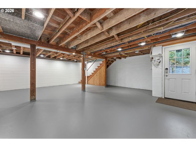 5615 Sw JEFFERSON St, Portland, OR 97221