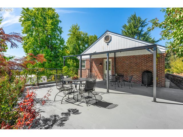5615 Sw JEFFERSON St, Portland, OR 97221