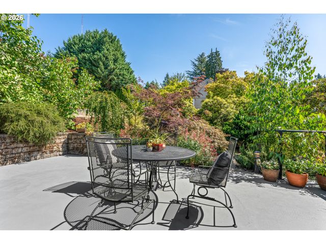 5615 Sw JEFFERSON St, Portland, OR 97221