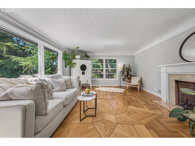 5615 Sw JEFFERSON St, Portland, OR 97221