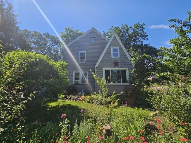 779 Dickinson, Springfield, MA 01108