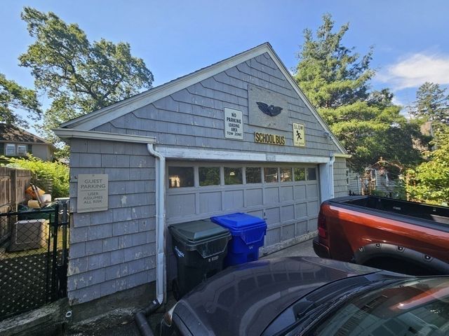 779 Dickinson, Springfield, MA 01108