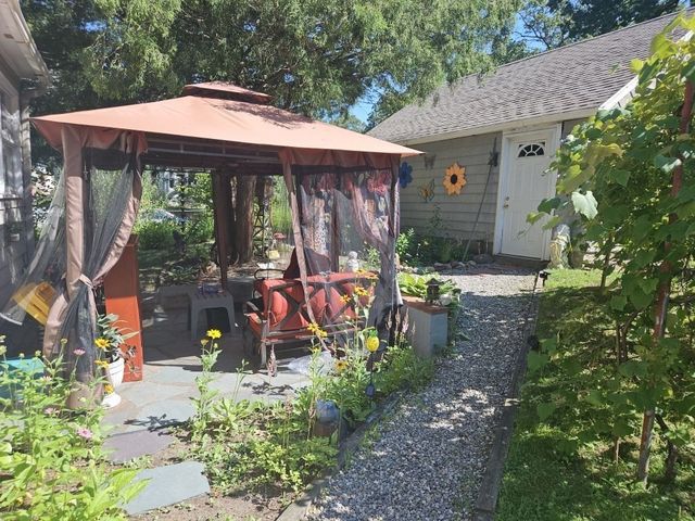 779 Dickinson, Springfield, MA 01108
