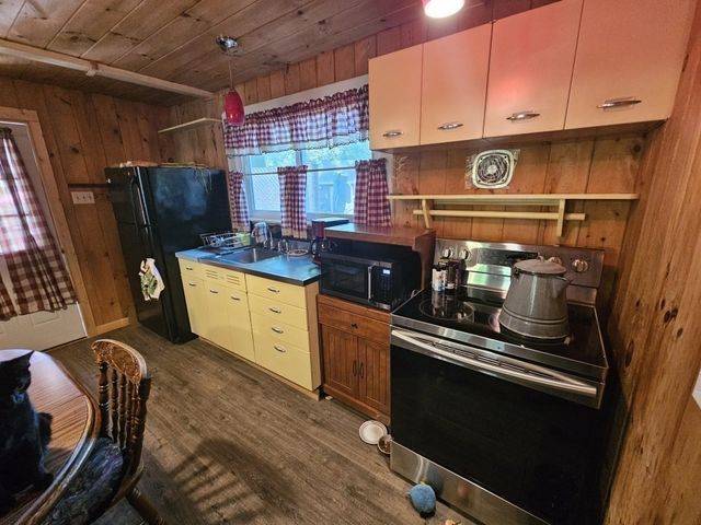 779 Dickinson, Springfield, MA 01108