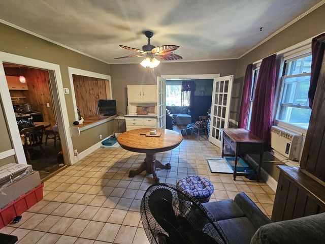 779 Dickinson, Springfield, MA 01108