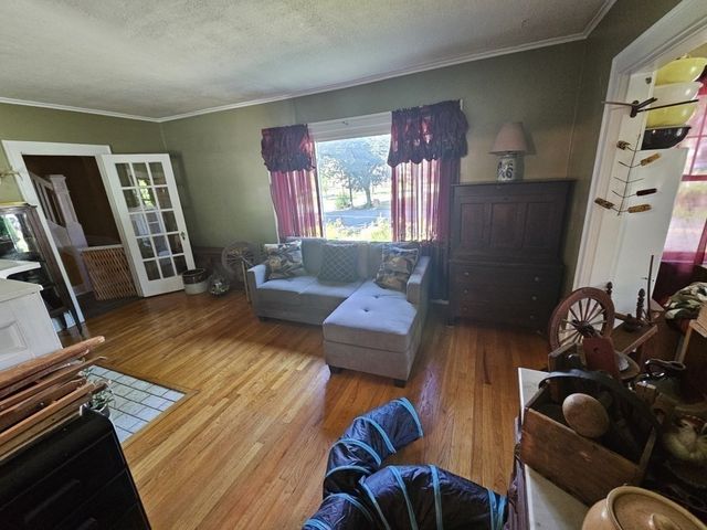 779 Dickinson, Springfield, MA 01108