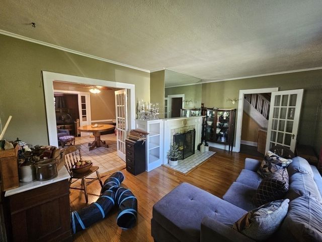 779 Dickinson, Springfield, MA 01108
