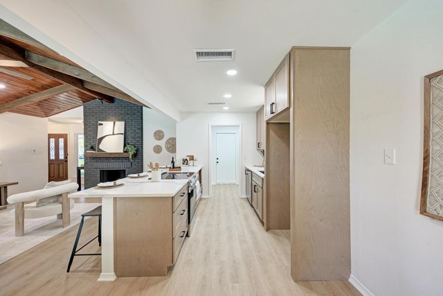 10303 Leaning Willow DR, Austin, TX 78758