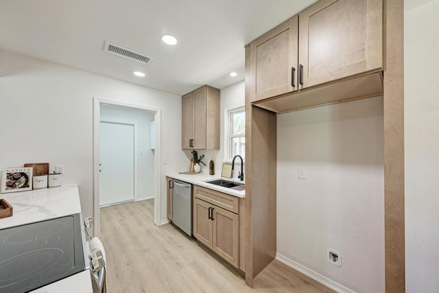 10303 Leaning Willow DR, Austin, TX 78758