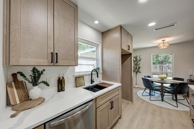 10303 Leaning Willow DR, Austin, TX 78758