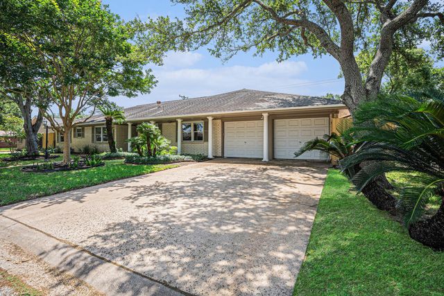 33 Maple Lane, Galveston, TX 77551