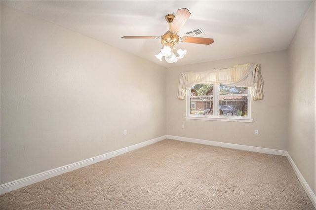 33 Maple Lane, Galveston, TX 77551