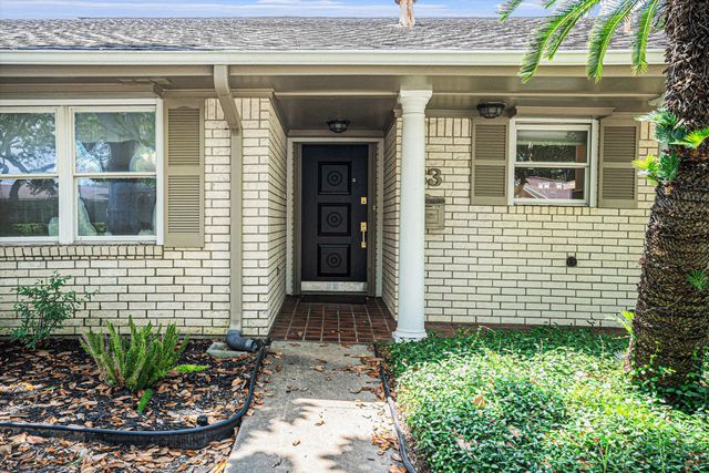 33 Maple Lane, Galveston, TX 77551